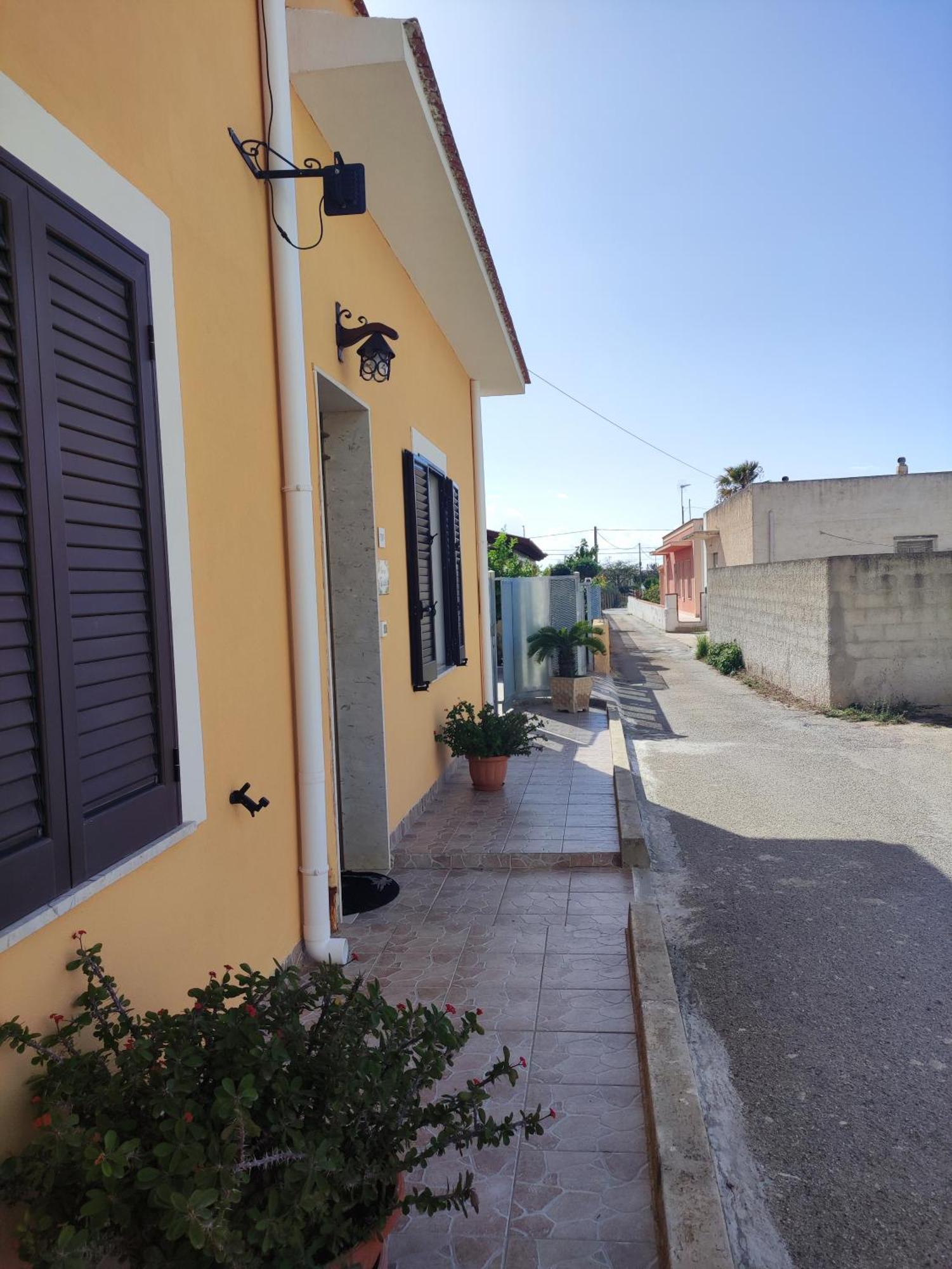 Casa Vacanze Nonna Tuzza Marsala Exterior photo